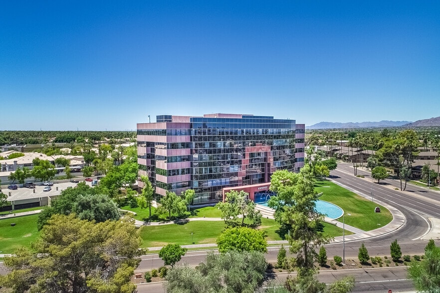 Exterior view of Onward Counseling’s office building at 4500 S Lakeshore Drive in Tempe, Arizona